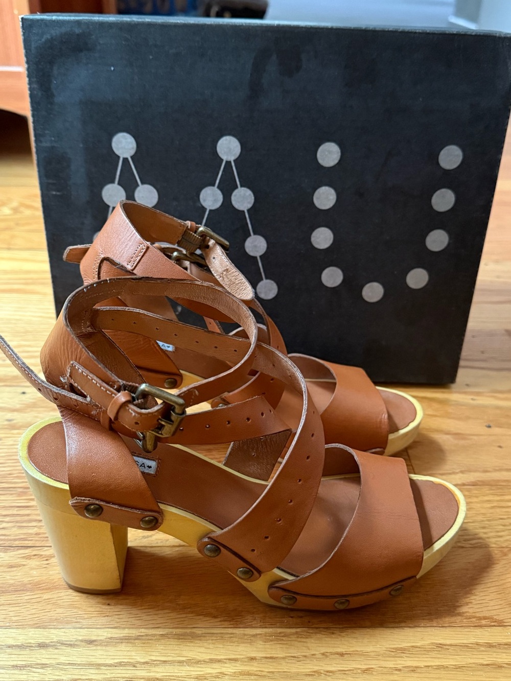 MaraisUSA Women’s Brown Leather Platform Sandals with Ankle Strap size 7.5 EUC